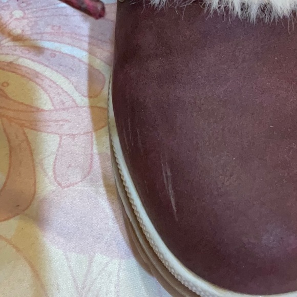 Muk Luks burgundy chunky fur lined boots, size 7. - Picture 4 of 6